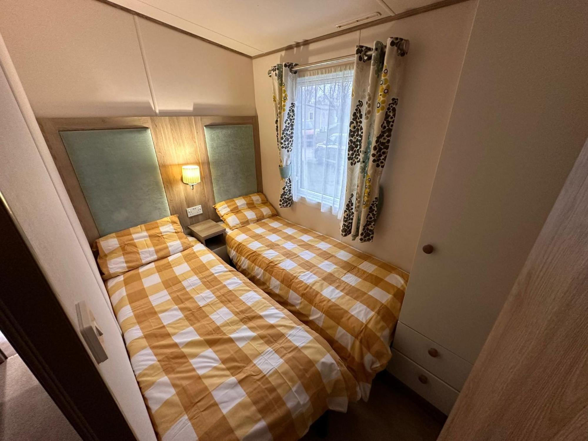 Tattershall Lakes 6 Berth With Bath Exterior photo
